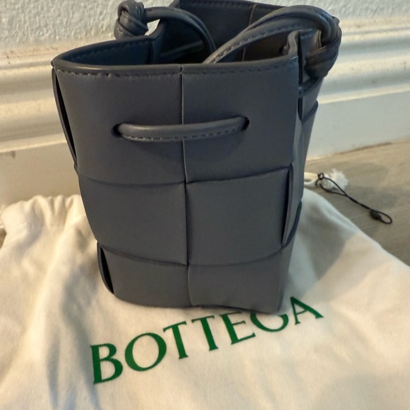 Bottega Veneta Gray Crossbody Bag - Picture 4 of 4